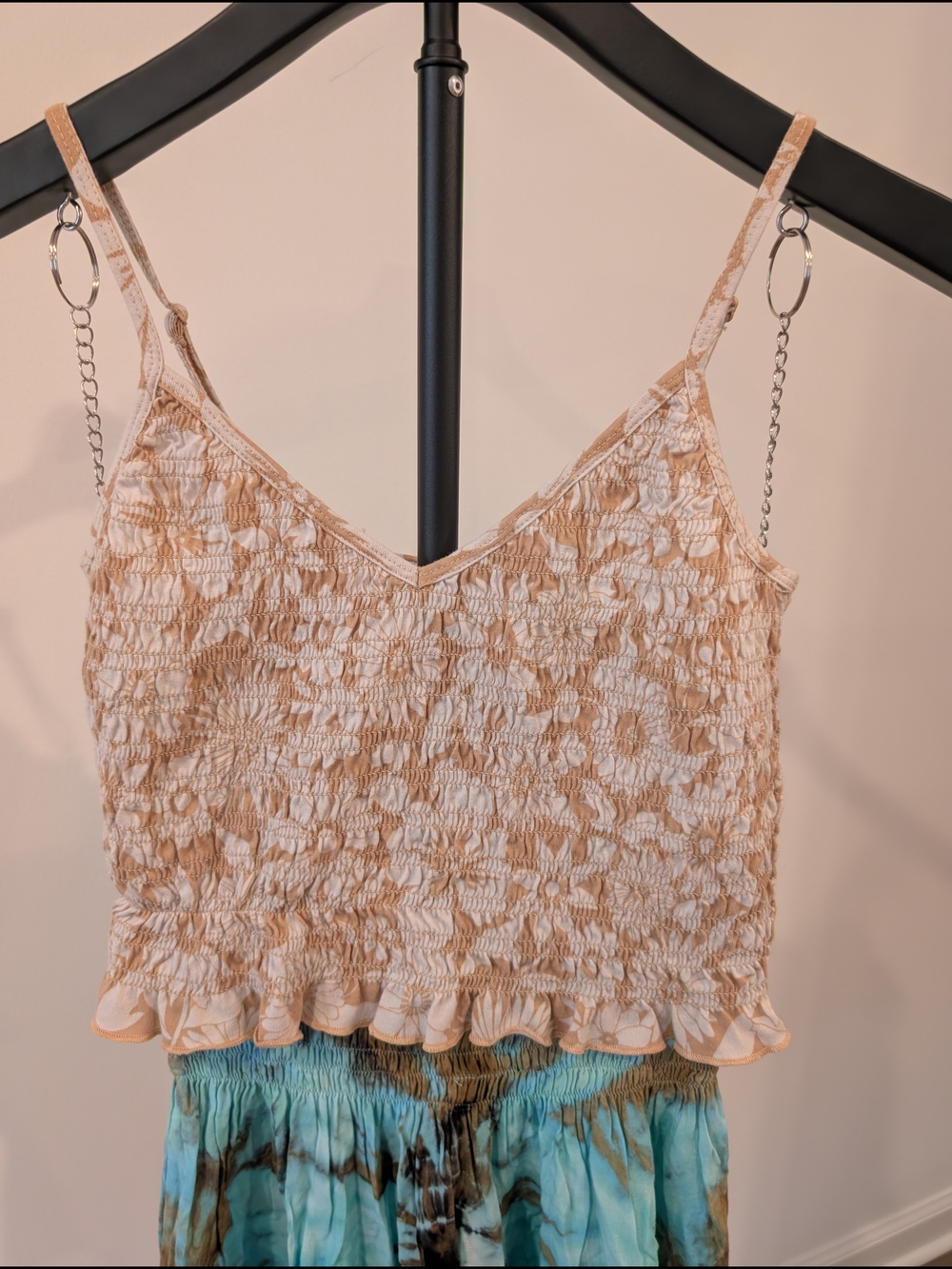 American Eagle Outfitters Beige Floral Smocked Cami Crop Top Small - Picture 1 of 8